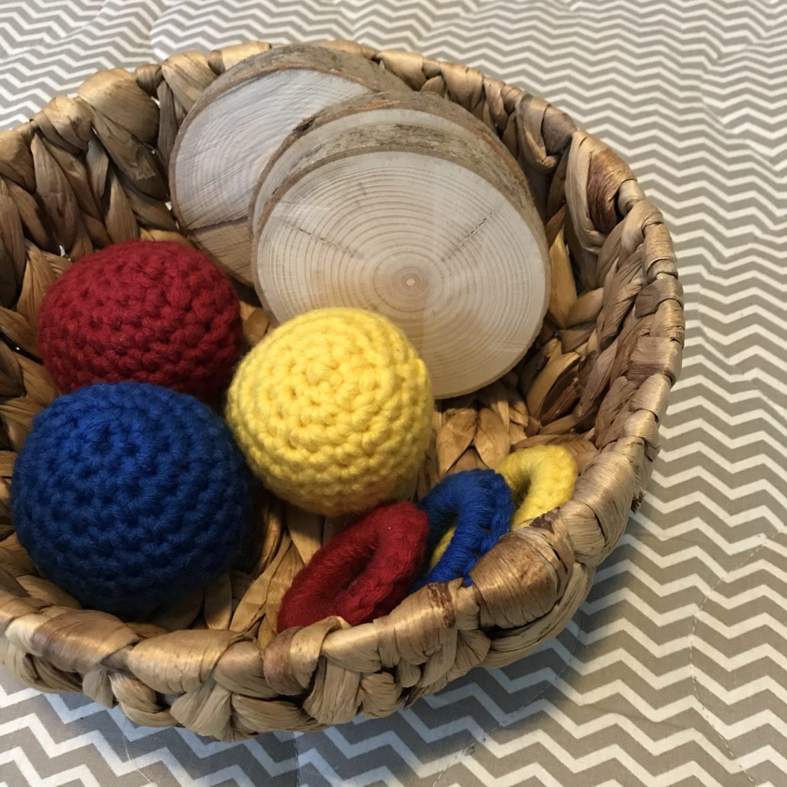 Grundfarben zuordnen DIY Inspiration Montessori